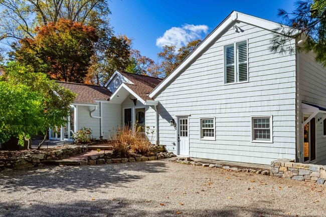 Building Photo - 188 Godfrey Rd E