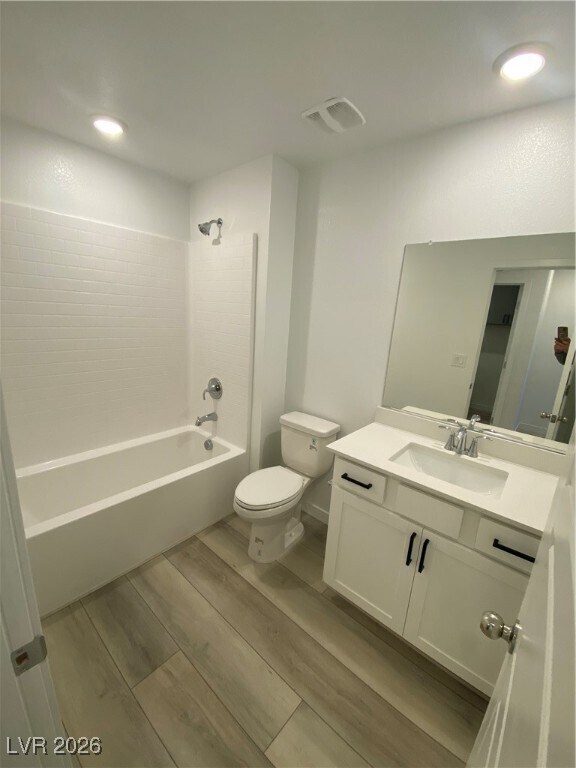 Building Photo - 9215 Sky Pointe Dr