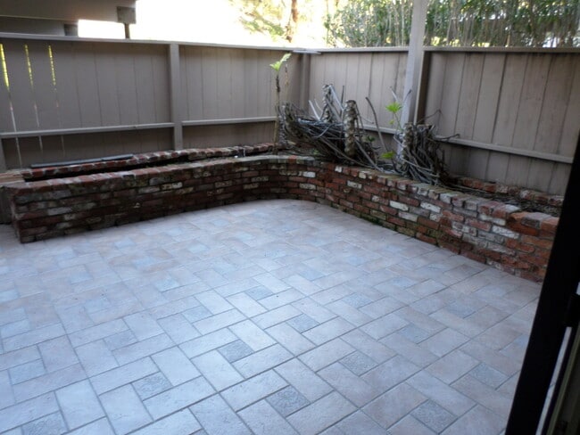 Building Photo - UTC 3 bedroom Townhome