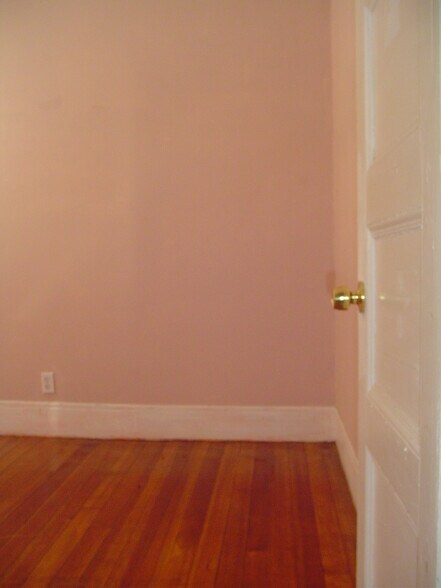 Building Photo - 143 Shawmut St