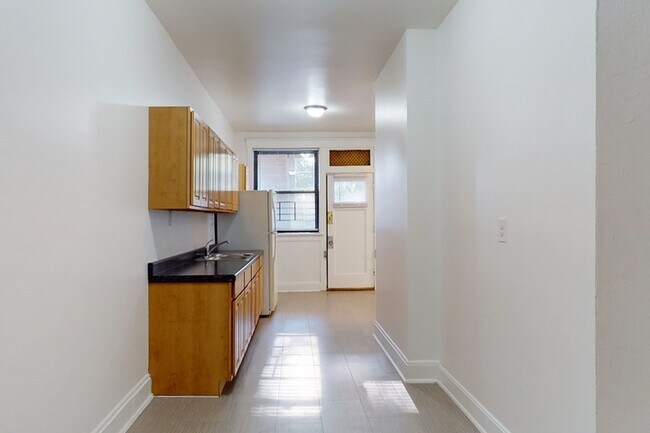 Floorplan - 5218-5220 S. Kimbark Avenue
