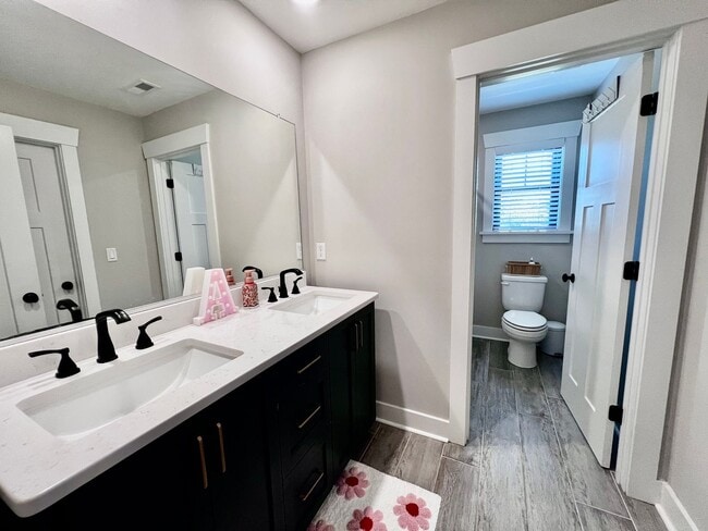 Building Photo - Gorgeous Home on Walkers Ferry Lane in The...