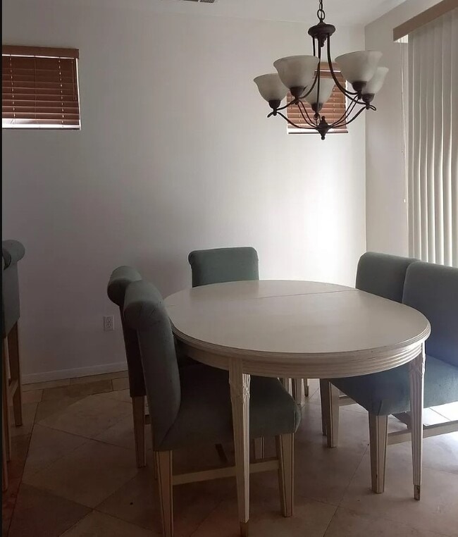 Building Photo - 4565 Belford Way