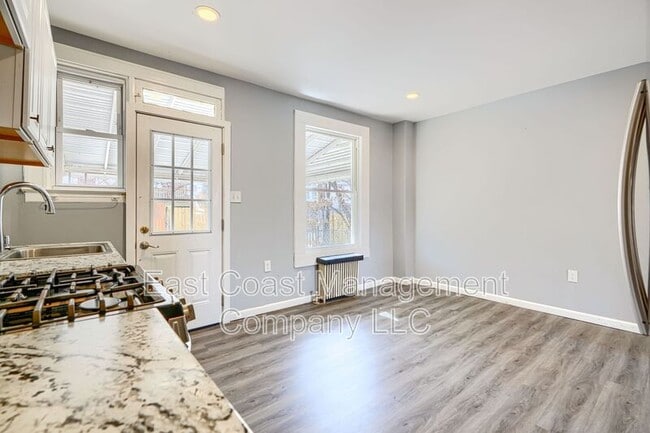 Building Photo - 3213 Elmley Ave