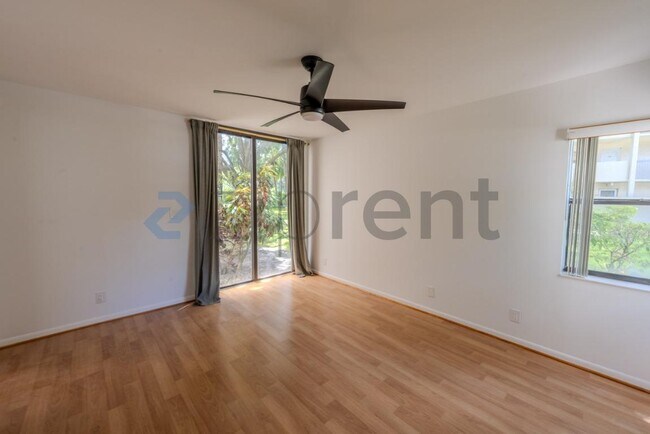 Building Photo - Unit C110