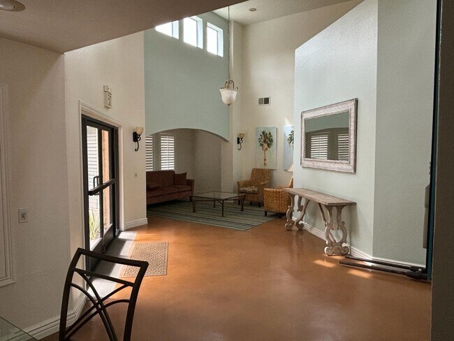 Clubhouse - 3448 Hathaway Ave