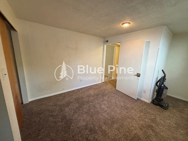 Building Photo - 730 10th St