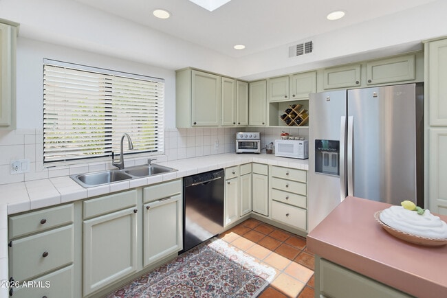 Building Photo - 18727 E Avenida Del Ray