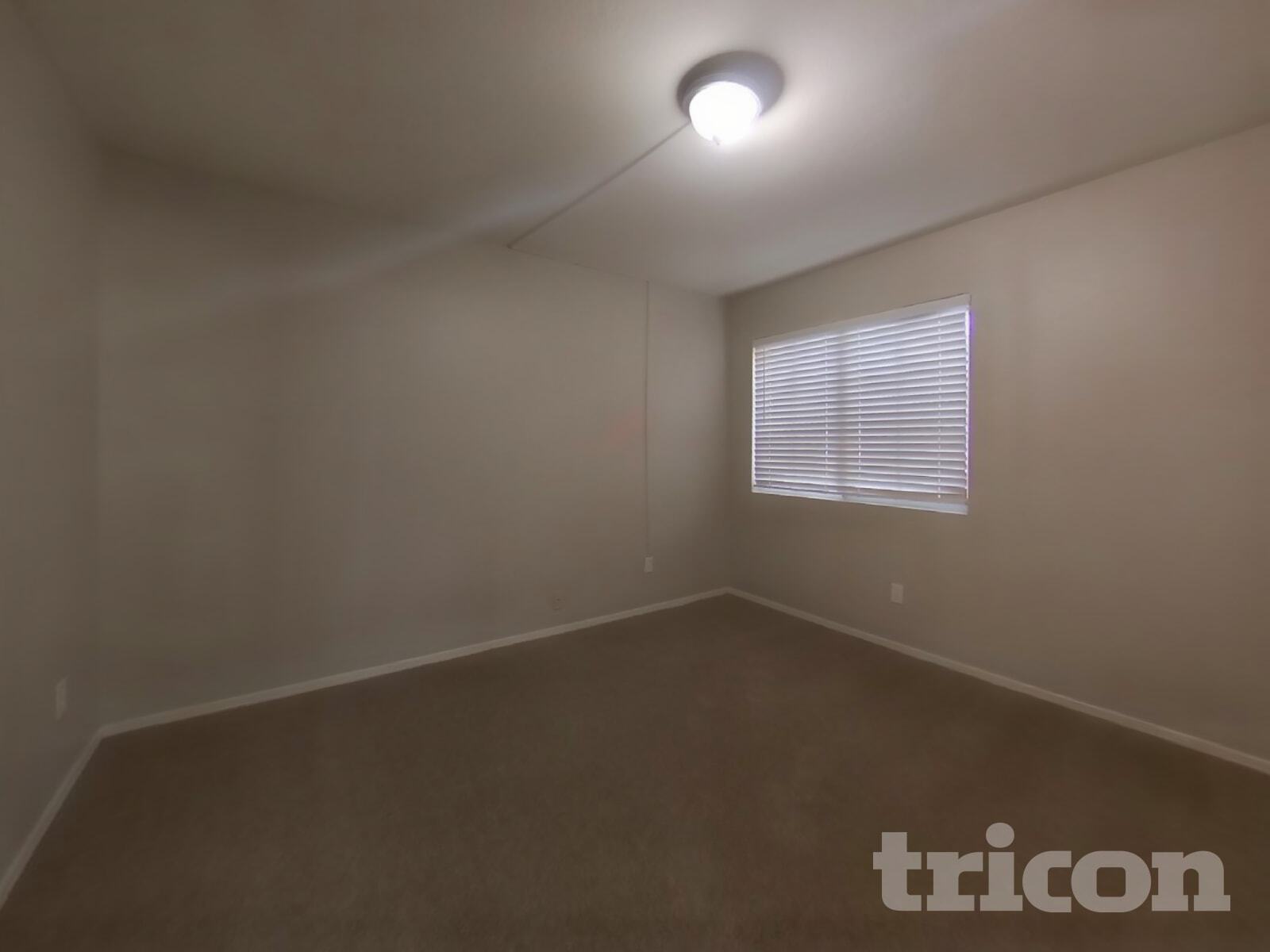 Building Photo - 5521 N 103rd Dr