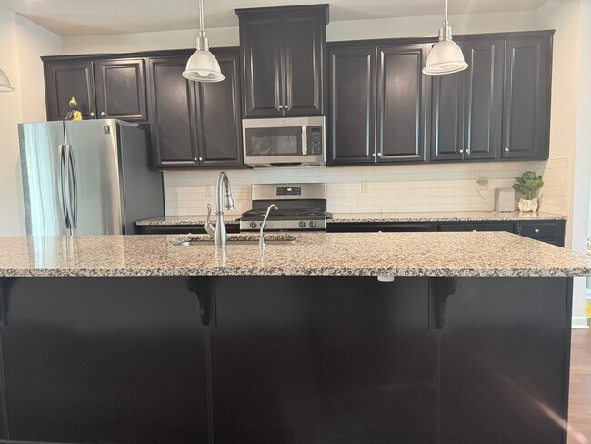 Building Photo - 3005 Mahican Cir