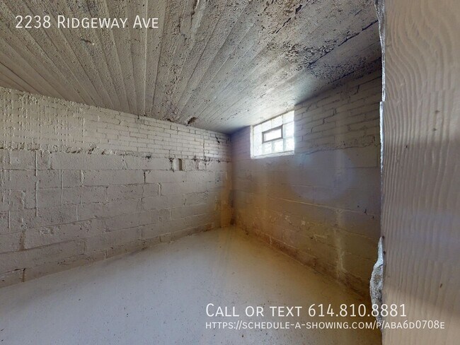 Building Photo - 2238 Ridgeway Ave