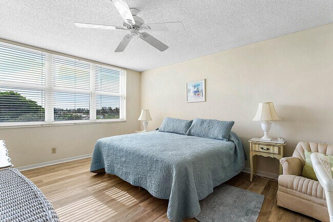 Building Photo - 931 Gardenia Dr