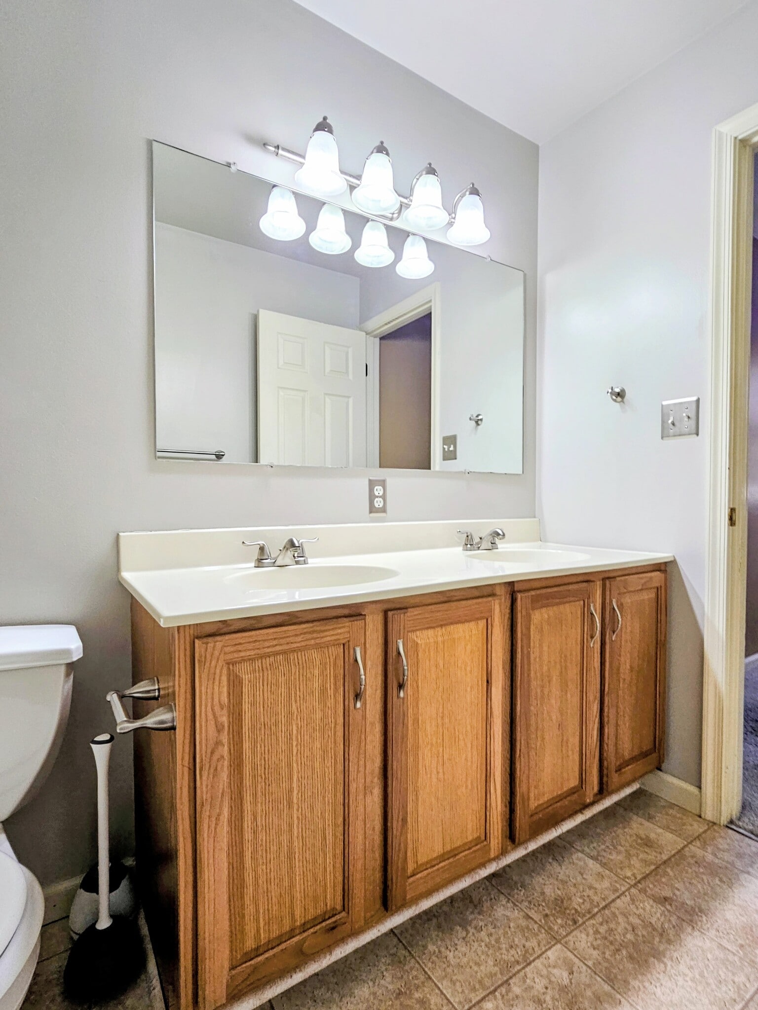 Building Photo - 688 Rockwood Dr