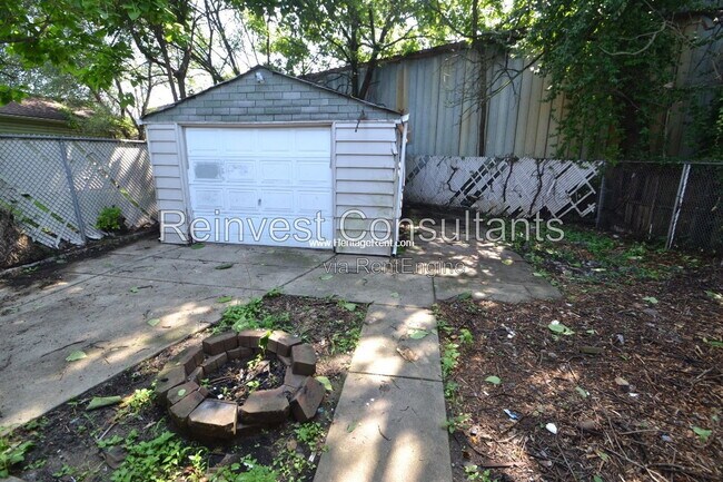 Building Photo - 7116 Dillward Ave
