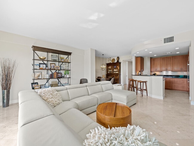 Building Photo - 444 Hendricks Isle