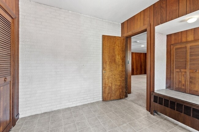 Building Photo - 300 Manet Ave