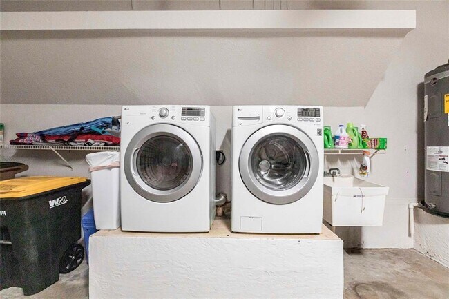 Building Photo - 1503 Suzi St