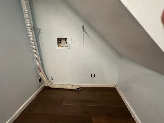 Building Photo - 3 Bed 2 Bath Remodeled Home for Rent!