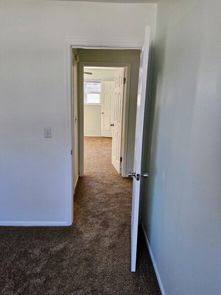 Building Photo - 519 Parkdale Dr