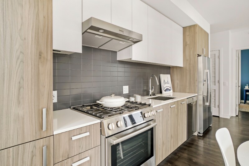 Building Photo - 411 N Harbor Dr