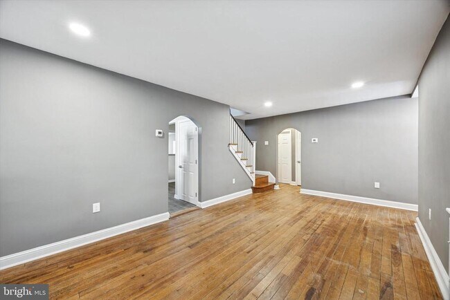 Building Photo - 703 N Providence Rd