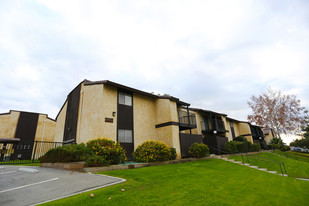 Building Photo - College View Apartments