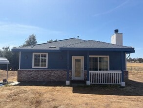 Building Photo - 32596 Galleano Ave
