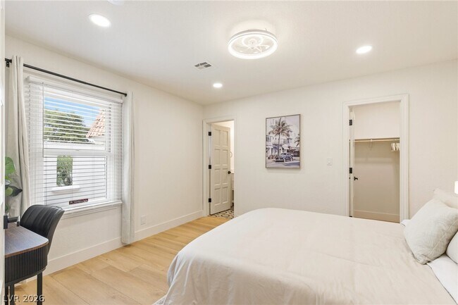 Building Photo - 4045 W Mardon Ave