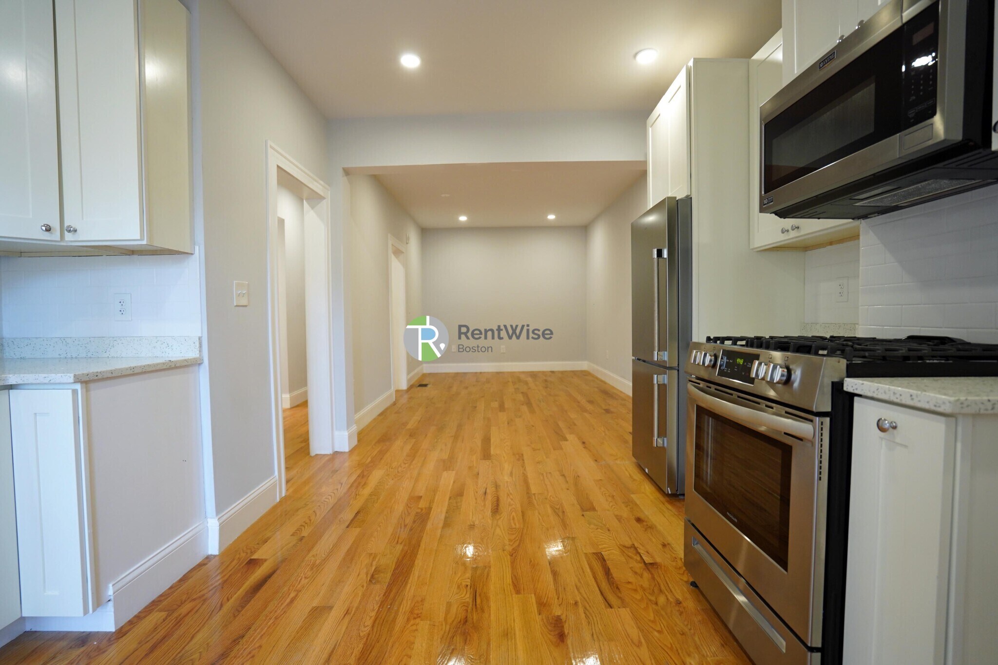 Building Photo - 374 Oxford St