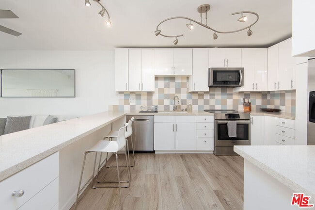 Building Photo - 18063 W Coastline Dr