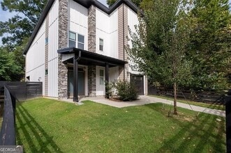 Building Photo - 813 Coleman St SW