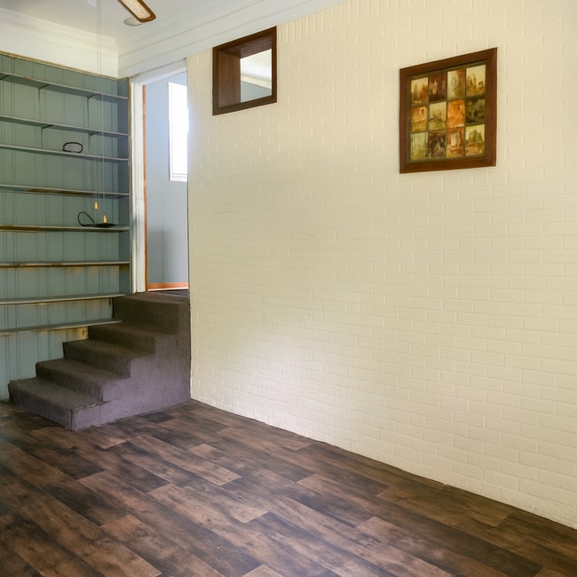 Building Photo - 1531 MS-9