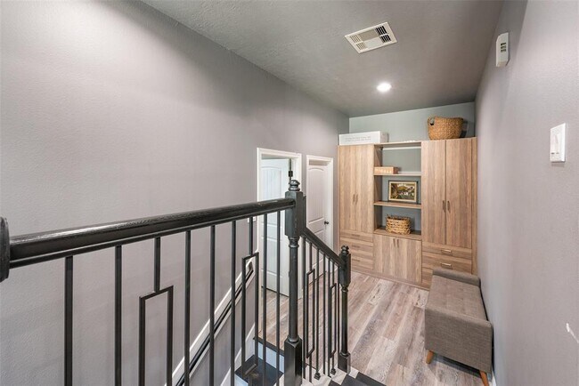 Building Photo - 25135 Andris Ln