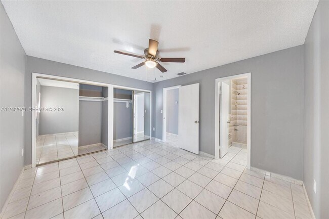 Building Photo - 2348 SW 138th Pl