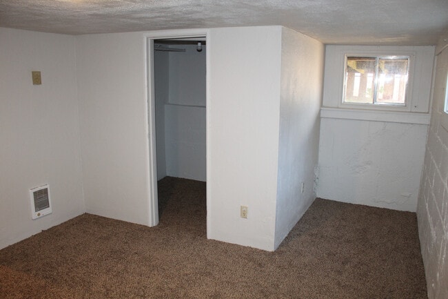 Building Photo - 1518 Siskiyou St