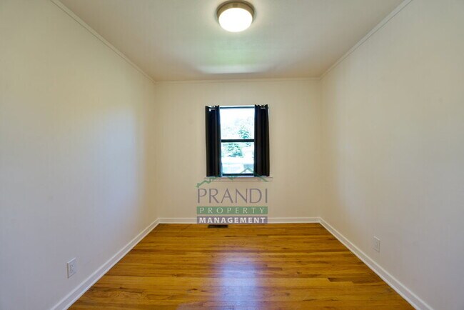 Building Photo - 2049 Fifth Ave