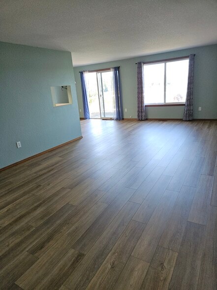 Building Photo - 2334 Island Dr NW