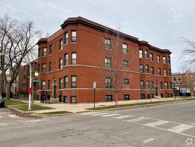 Building Photo - 1140 E Marquette Rd