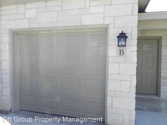 Building Photo - 208 Lowes Blvd