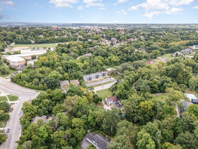 Building Photo - Washington Court Apartments- Newly Renovated