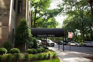 Building Photo - 2032 Belmont Rd NW