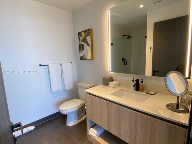 Building Photo - 398 NE 5th St