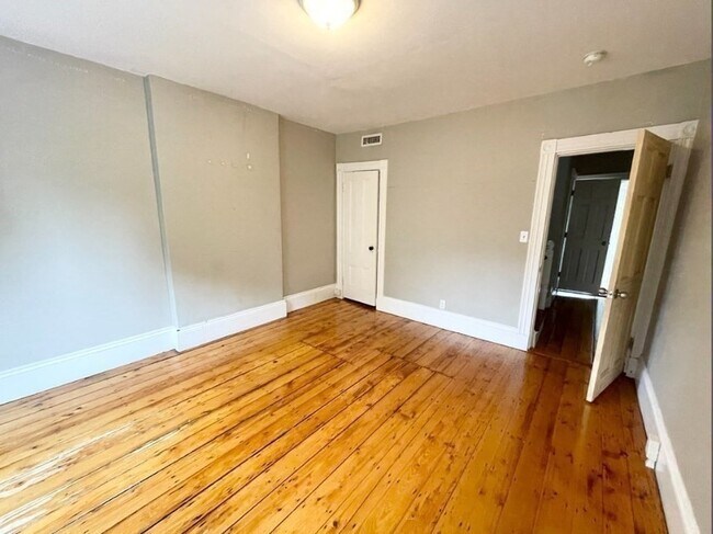 Building Photo - 51 Greenwich St