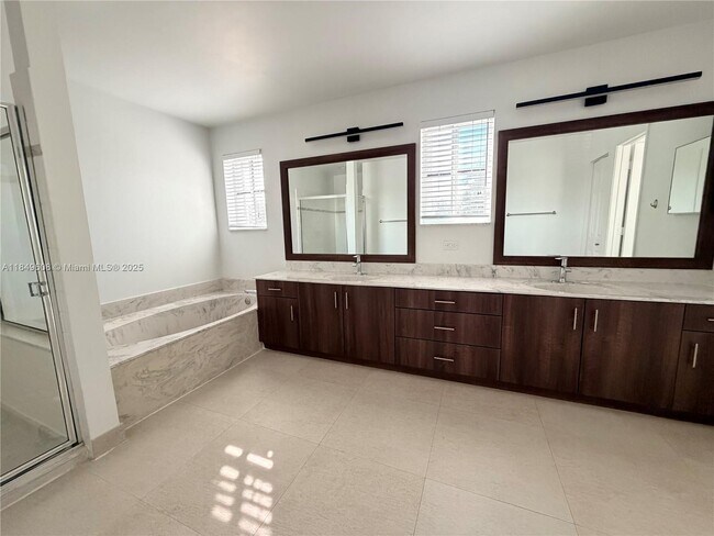 Building Photo - 1570 Elm Grove Rd