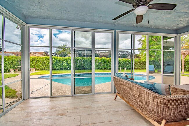 Building Photo - 6557 Country Wood Way