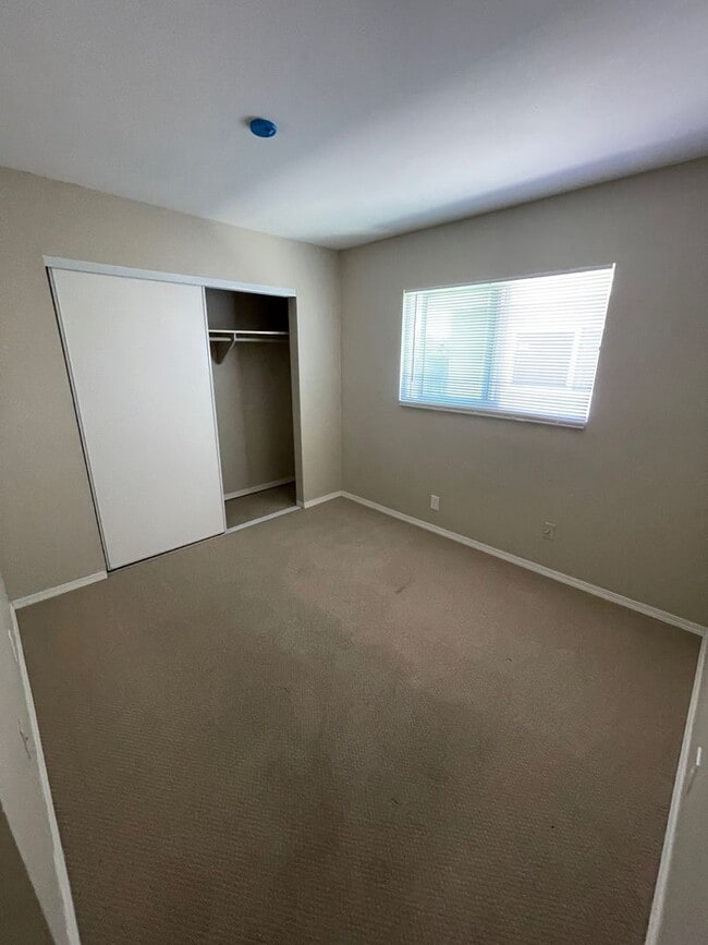 Building Photo - Spacious 4BR Cul-de-Sac Home with Large Backyard & Attached Garage