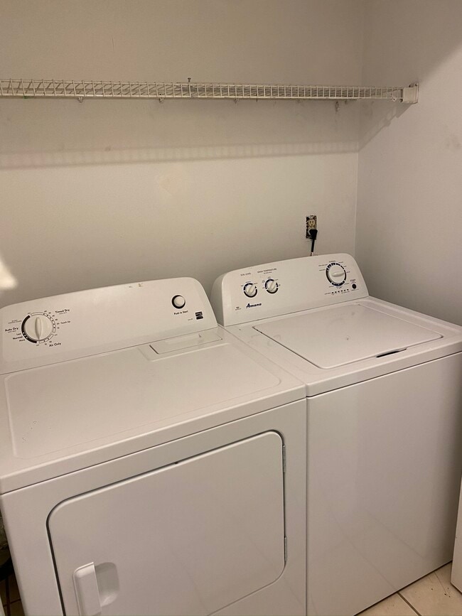 Building Photo - 54 Summer Oaks Dr