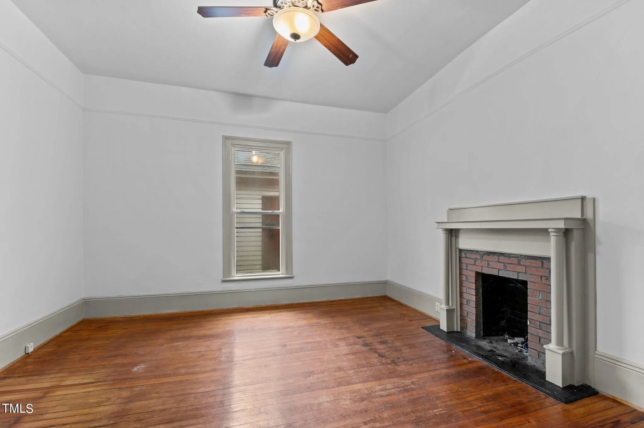 living room - 304 Linden Avenue