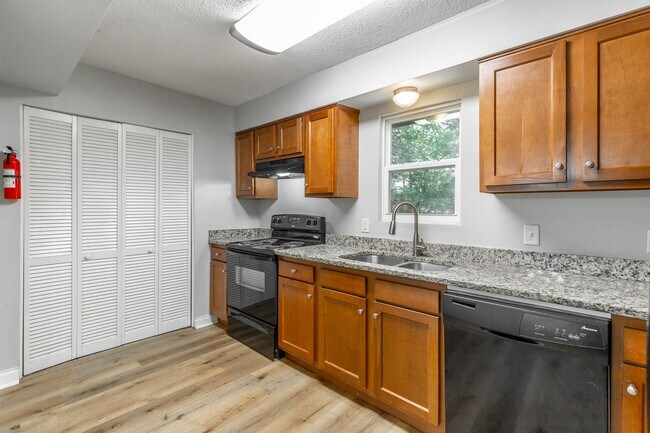Building Photo - 6874 Beulah Dr