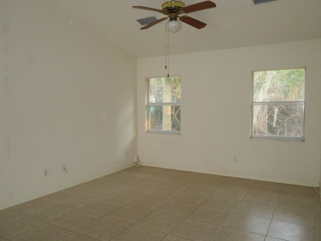 Building Photo - Vero Beach 2 bedroom